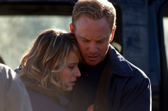 Tempête de lave - Film - Valérie Valois, Ian Ziering