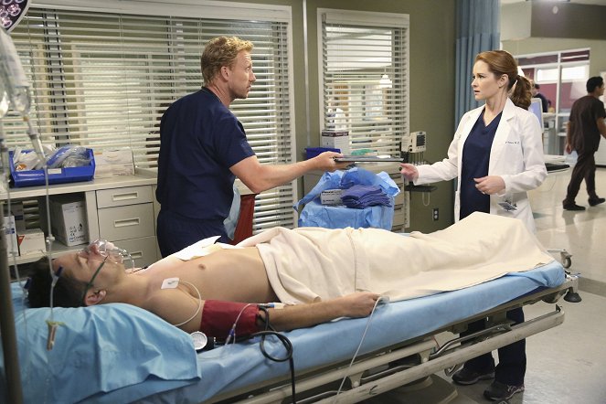 Grey's Anatomy - Season 11 - I Must Have Lost It on the Wind - Photos - Kevin McKidd, Sarah Drew