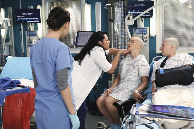 Grey's Anatomy - Die jungen Ärzte - Season 11 - Im Wind verloren - Filmfotos - Sara Ramirez, Libe Barer