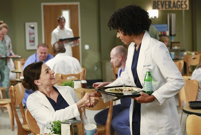 Grey's Anatomy - Puzzle with a Piece Missing - Photos - Caterina Scorsone, Kelly McCreary