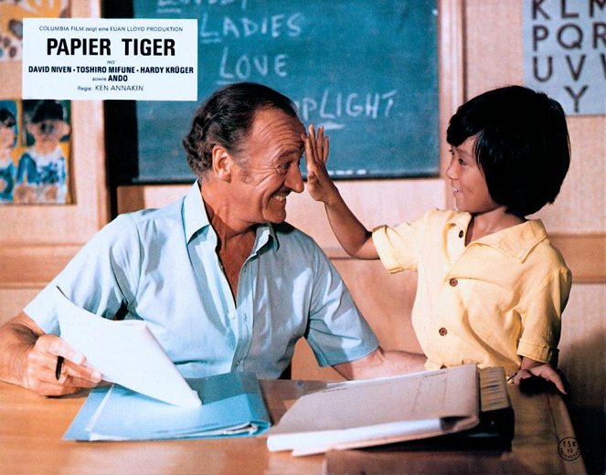Paper Tiger - Vitrinfotók