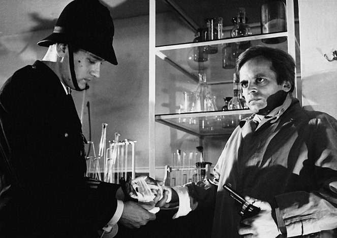 Scotland Yard jagt Dr. Mabuse - Z filmu