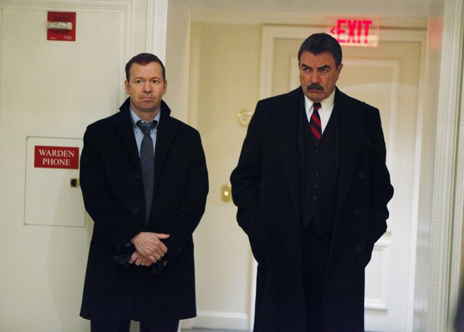 Blue Bloods - Crime Scene New York - Women with Guns - Photos - Donnie Wahlberg, Tom Selleck