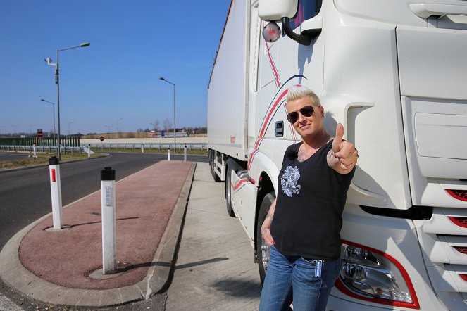 Trucker Babes - 400 PS in Frauenhand - Promokuvat