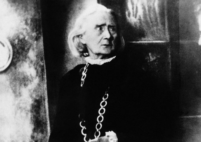 Vámpír - Filmfotók - Henriette Gérard