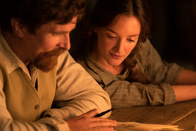 A Promessa - Do filme - Christian Bale, Charlotte Le Bon