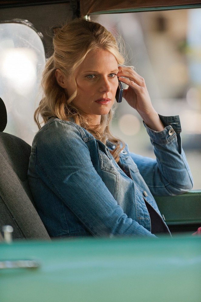 Justified - When the Guns Come Out - Van film - Joelle Carter