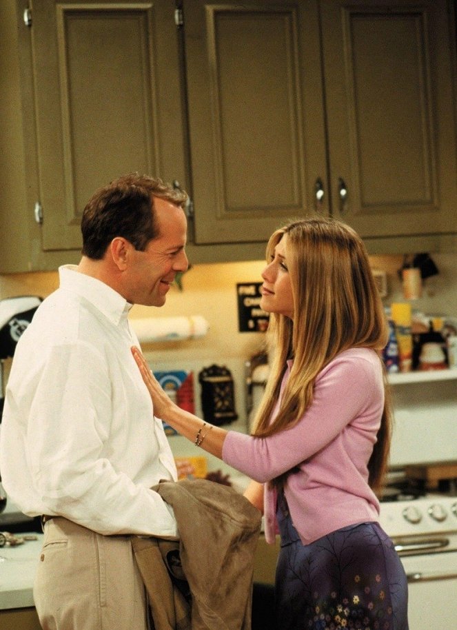 Friends - Season 6 - The One with the Ring - Photos - Bruce Willis, Jennifer Aniston