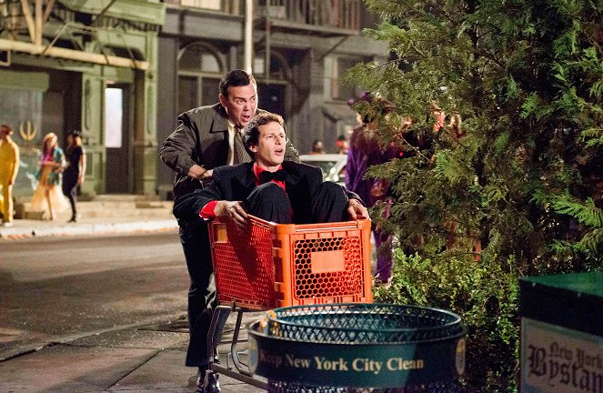 Brooklyn Nine-Nine - Season 2 - Halloween II - Photos - Joe Lo Truglio, Andy Samberg
