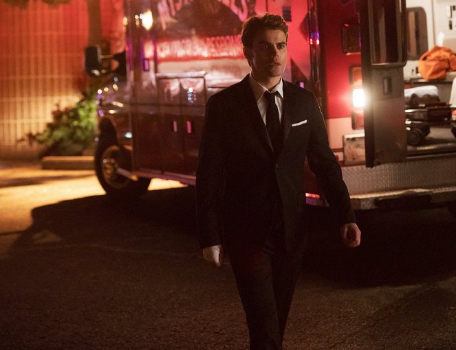The Vampire Diaries - I Was Feeling Epic - Photos - Paul Wesley