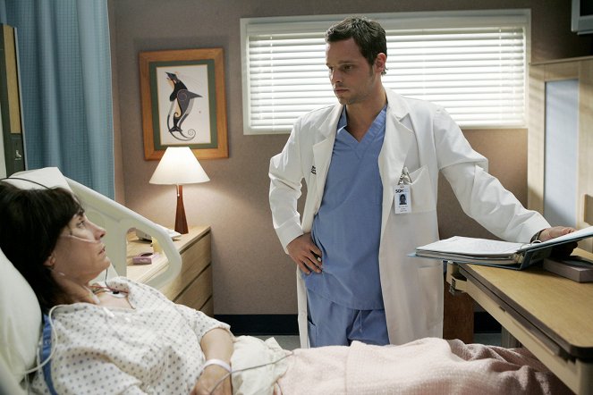 Grey's Anatomy - The Name of the Game - Photos - Laurie Metcalf, Justin Chambers