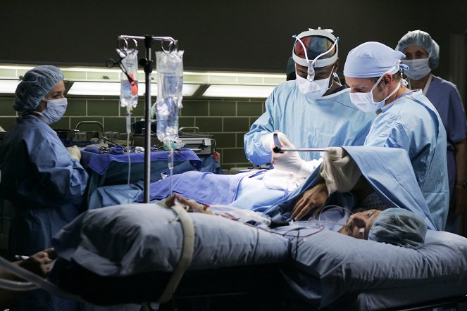 Grey's Anatomy - The Name of the Game - Photos - Isaiah Washington, Justin Chambers