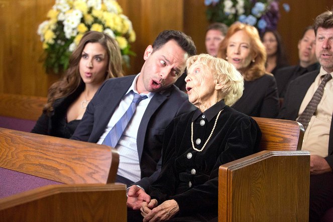 Új csaj - Season 2 - Különös temetés - Filmfotók - Eric Edelstein, Ellen Albertini Dow