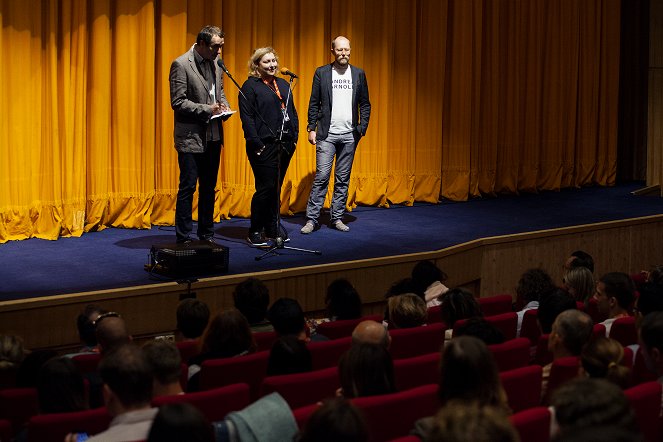 Der Geist des Bienenstocks - Veranstaltungen - Journalist and film critic Guy Lodge attends screening at the Karlovy Vary International Film Festival on July 1, 2017