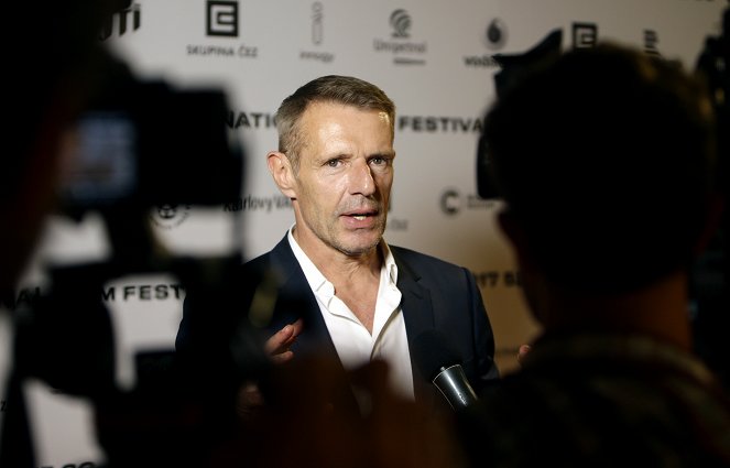 Corporate - Eventos - International premiere at the Karlovy Vary International Film Festival on July 2, 2017 - Lambert Wilson