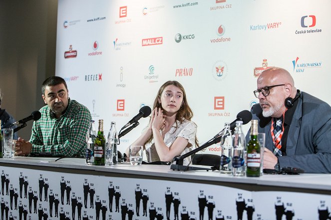 Khibula - Z imprez - Press conference at the Karlovy Vary International Film Festival on July 2, 2017 - George Ovashvili, Lidia Chilashvili, Roelof Jan Minneboo