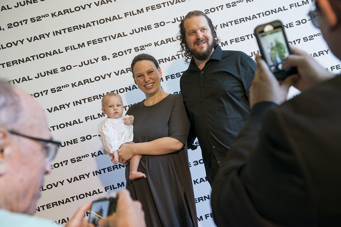 Drobné si nechte - Z akcí - Press conference at the Karlovy Vary International Film Festival on July 6, 2017 - Rachel Israel, Kurt Enger