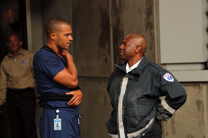 Grey's Anatomy - Seal Our Fate - Photos - Jesse Williams