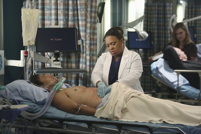 Grey's Anatomy - Season 10 - Seal Our Fate - Photos - Chandra Wilson