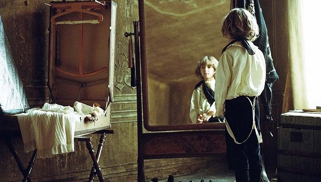 The Childhood of a Leader - Film - Tom Sweet