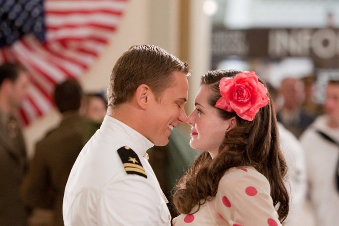 The Lost Valentine - Photos - Billy Magnussen, Meghann Fahy