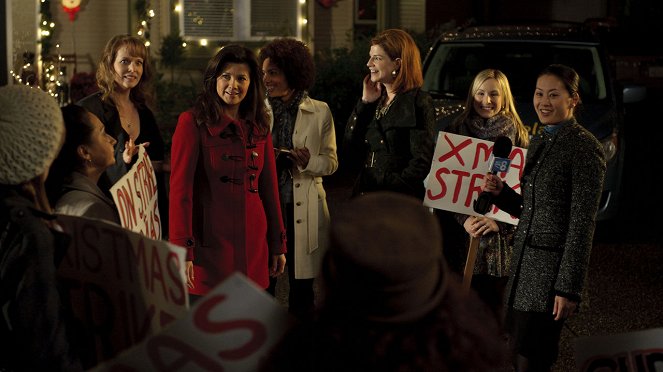On Strike for Christmas - De la película - Daphne Zuniga, Alisen Down, Olivia Cheng