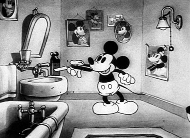 Mickey Steps Out - De filmes