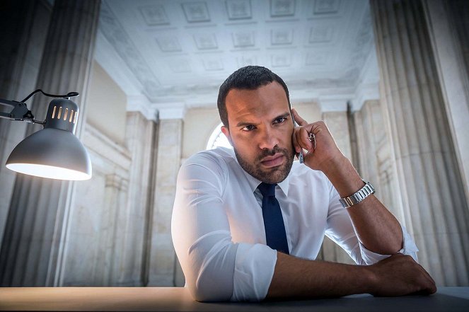 The Five - Episode 2 - Film - O.T. Fagbenle