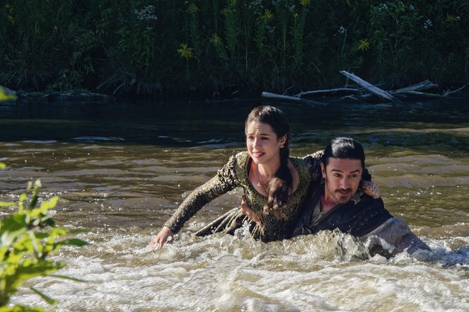 Reign - Uncharted Waters - Photos - Adelaide Kane, Adam Croasdell