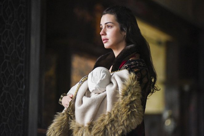 Reign - Blood in the Water - Film - Adelaide Kane