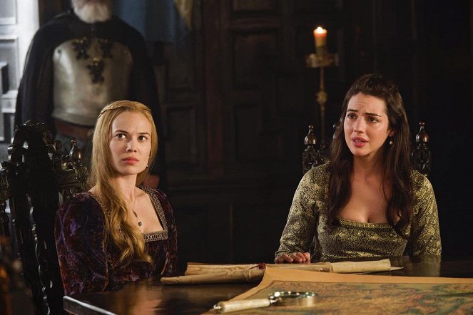 Reign - Blood in the Water - Photos - Celina Sinden, Adelaide Kane