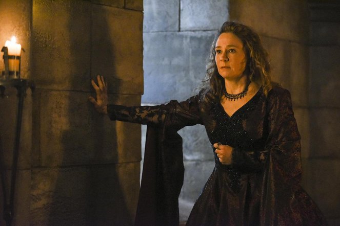 Reign - All It Cost Her... - Do filme - Megan Follows