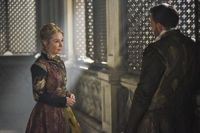 Reign - All It Cost Her... - De la película - Megan Follows