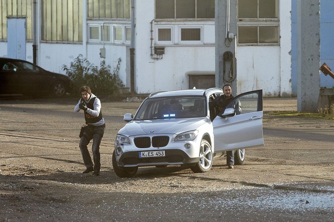 Alarm für Cobra 11 - Die Autobahnpolizei - Zerbrochen - Kuvat elokuvasta - Tom Beck, Erdogan Atalay