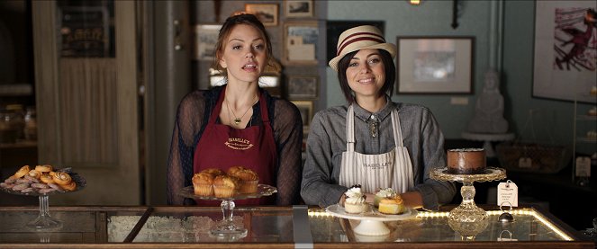 Mi panadería en Brooklyn - Van film - Aimee Teegarden, Krysta Rodriguez