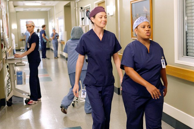 Grey's Anatomy - Season 9 - Beautiful Doom - Photos - Sarah Drew, Ellen Pompeo, Chandra Wilson