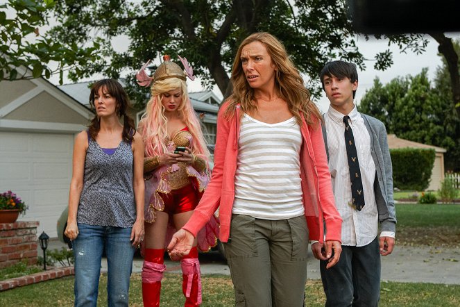United States of Tara - Season 2 - Torando! - Photos - Rosemarie DeWitt, Brie Larson, Toni Collette, Keir Gilchrist