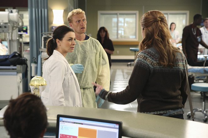 Grey's Anatomy - Could We Start Again, Please? - Photos - Caterina Scorsone, Kevin McKidd