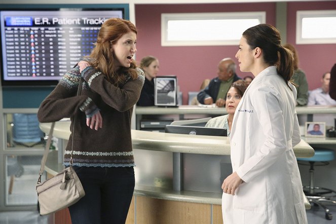 Grey's Anatomy - Could We Start Again, Please? - Photos - Jessica Gardner, Caterina Scorsone