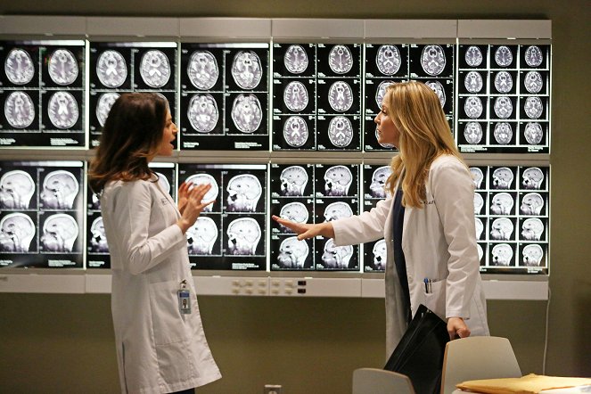 Grey's Anatomy - Risk - Photos - Caterina Scorsone, Jessica Capshaw