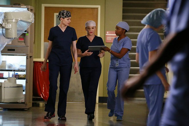 Grey's Anatomy - Risk - Photos - Geena Davis, Jessica Capshaw, Jerrika Hinton