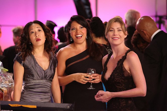 Grey's Anatomy - Season 10 - Puttin' on the Ritz - Photos - Sandra Oh, Sara Ramirez, Ellen Pompeo
