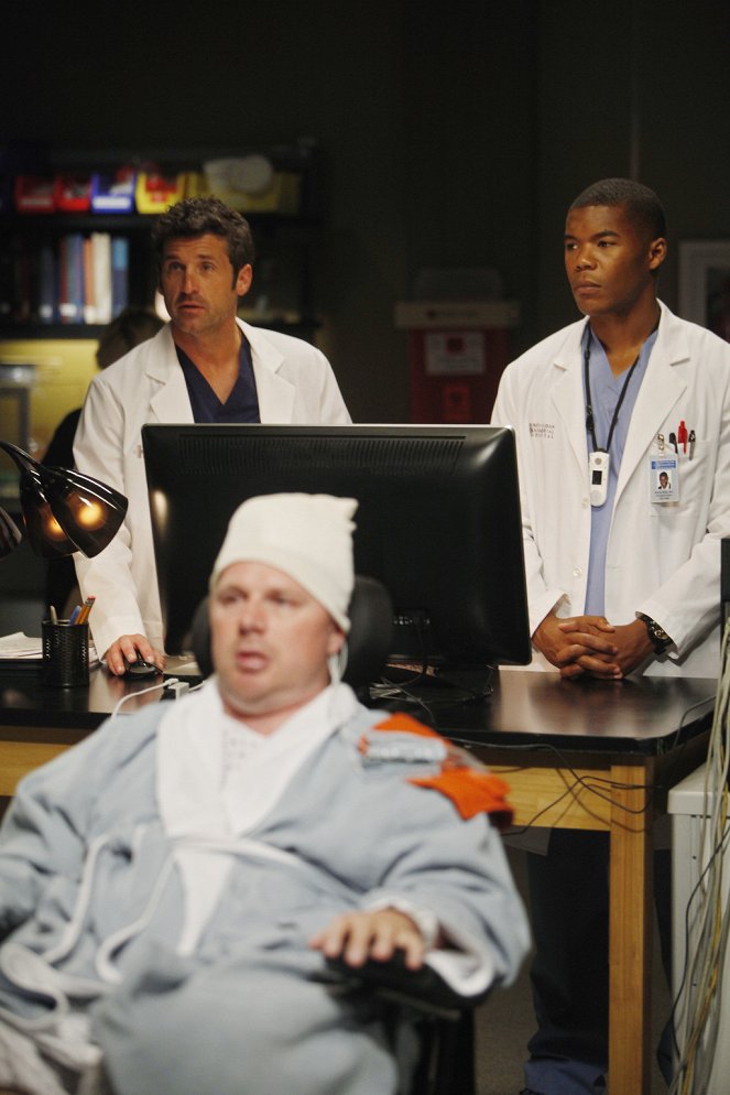 Grey's Anatomy - Season 10 - Map of You - Photos - Patrick Dempsey, Gaius Charles