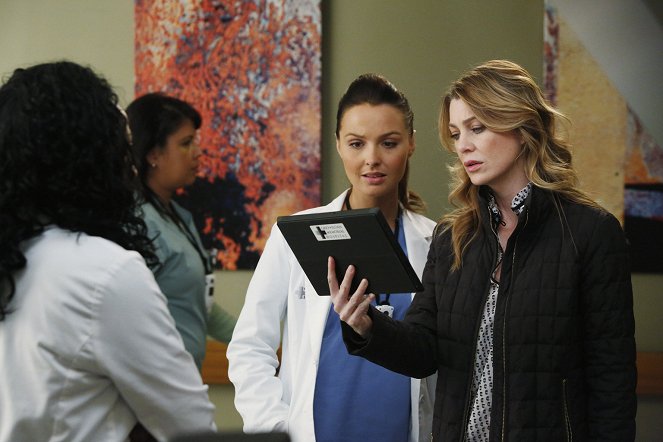 Grey's Anatomy - Season 10 - Somebody That I Used to Know - Photos - Camilla Luddington, Ellen Pompeo
