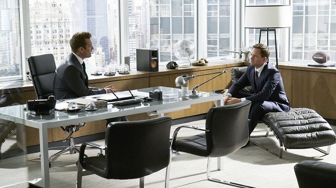 Suits - Season 7 - Arriscar o couro - Do filme - Gabriel Macht, Patrick J. Adams