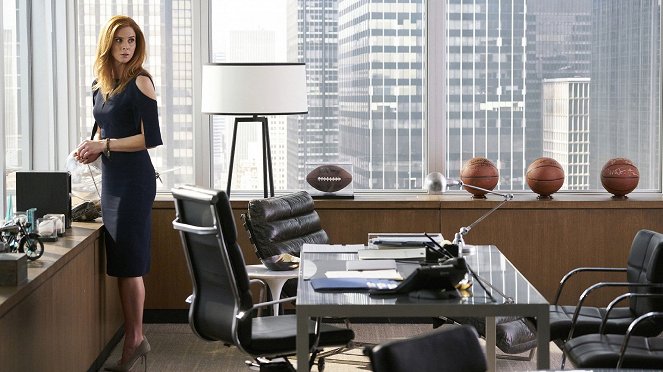 Suits - Skin in the Game - Photos - Sarah Rafferty