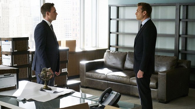 Suits - Season 7 - Arriscar o couro - Do filme - Patrick J. Adams, Gabriel Macht