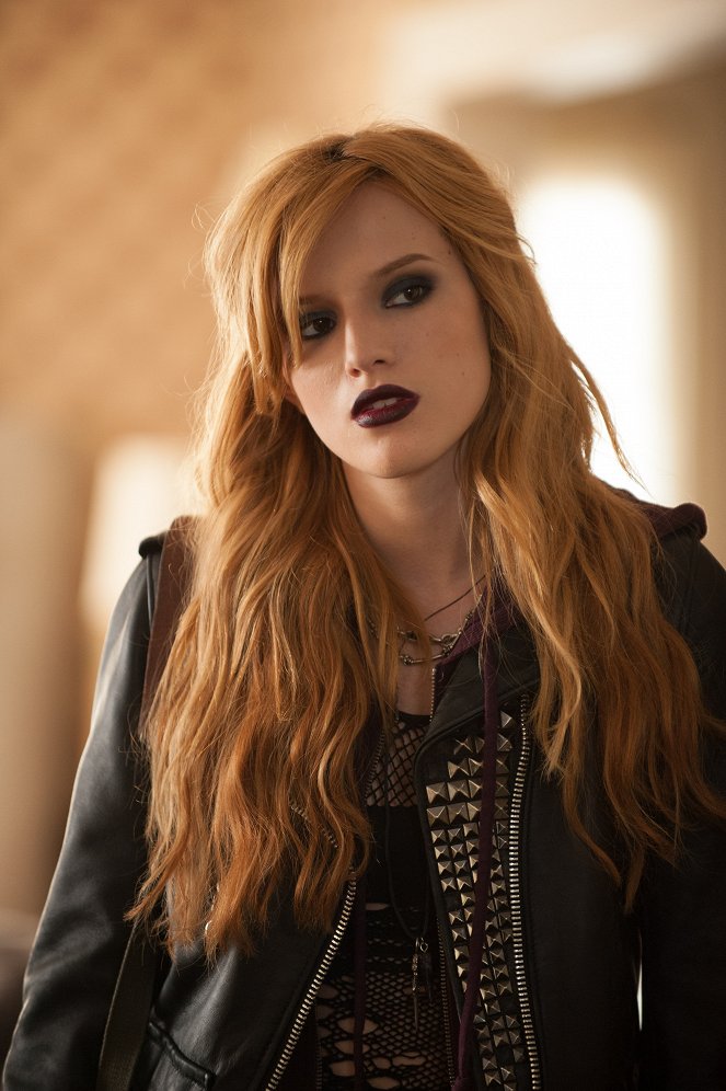 Amityville: Az ébredés - Filmfotók - Bella Thorne