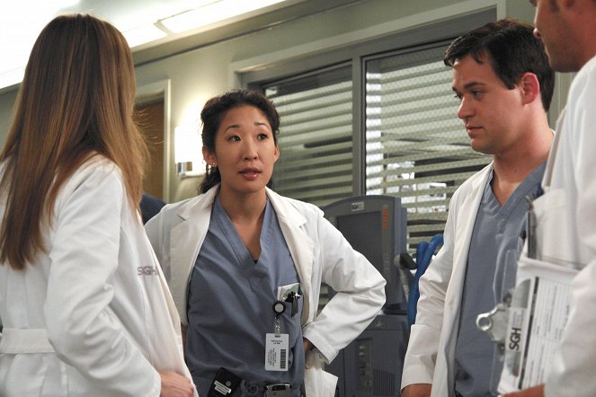 Grey's Anatomy - Oh, the Guilt - Photos - Sandra Oh, T.R. Knight