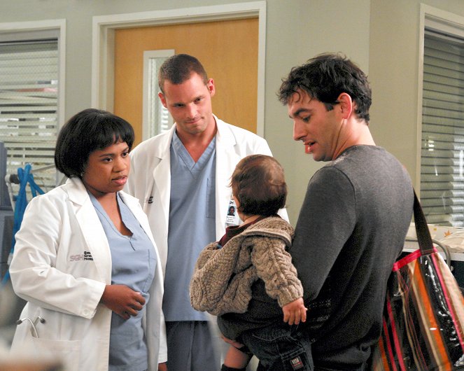 Grey's Anatomy - Oh, the Guilt - Photos - Chandra Wilson, Justin Chambers